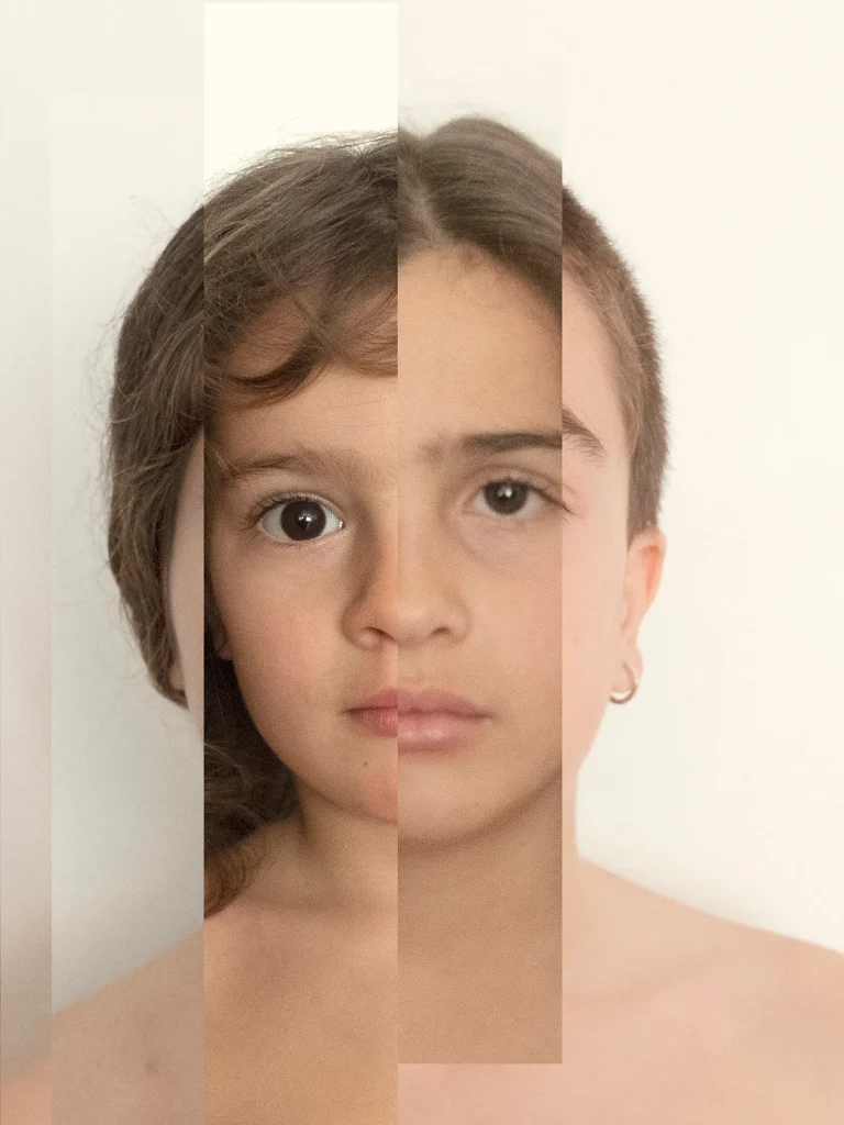 Family mix: rostro infantil compuesto con franjas de retratos distintos